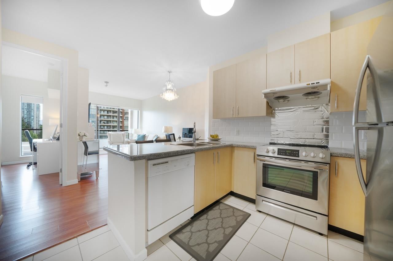 Listing Image 6