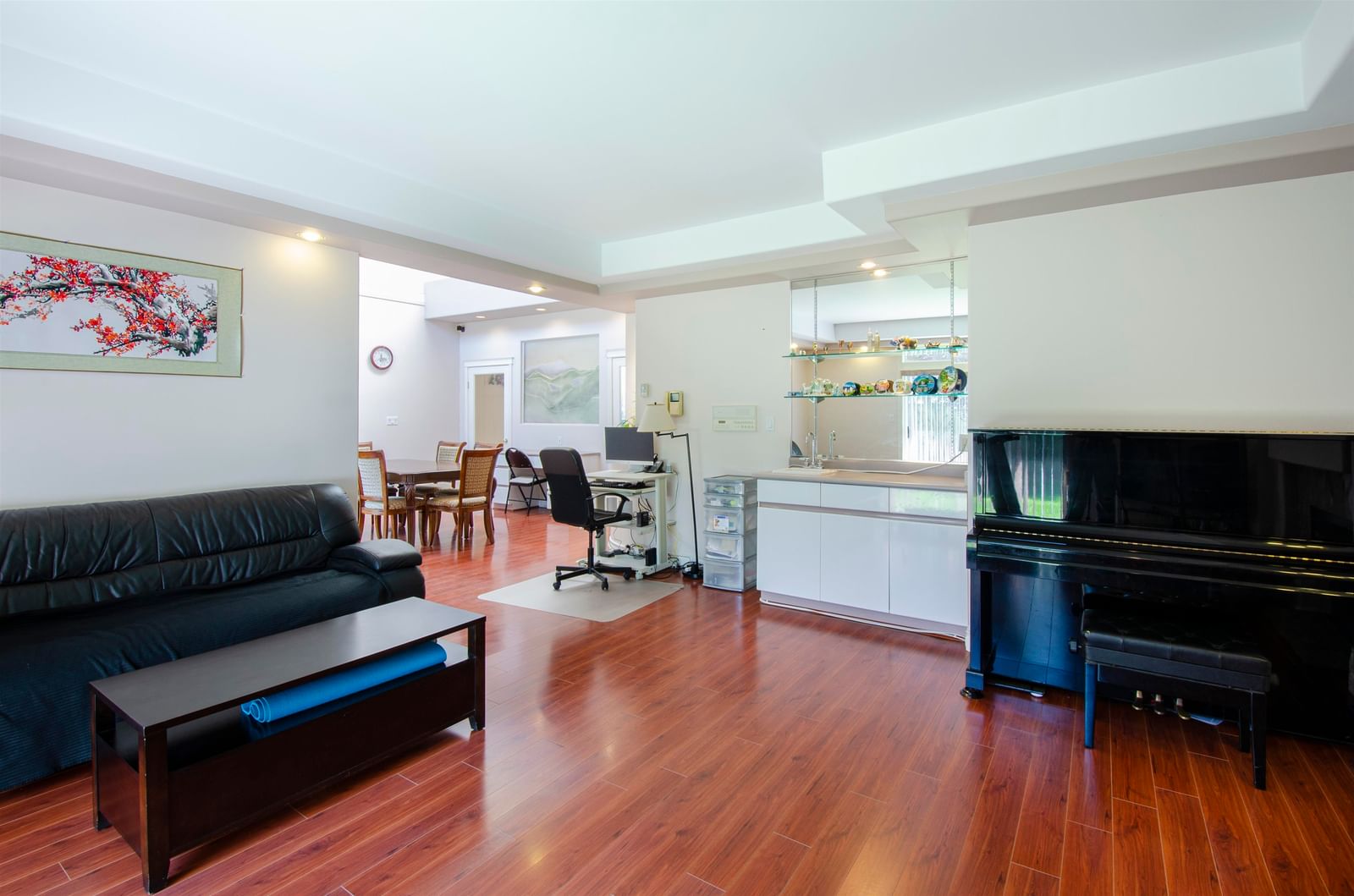 Listing Image 15