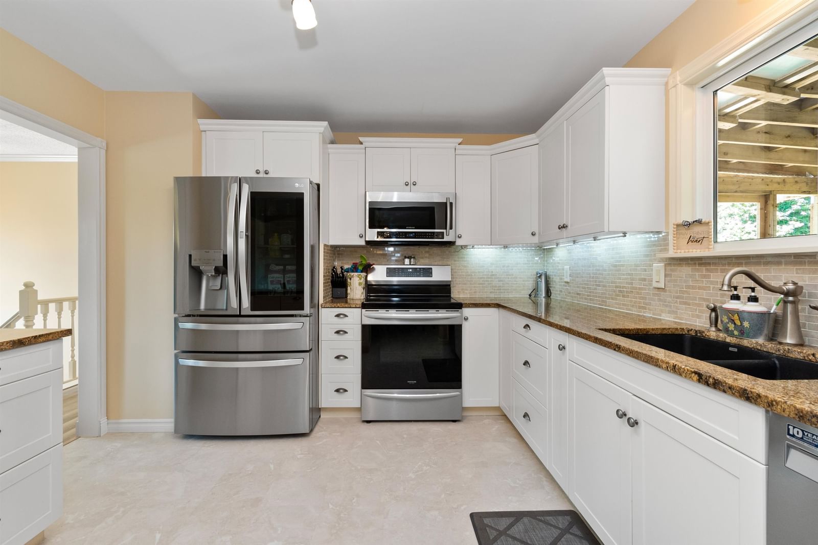 Listing Image 12