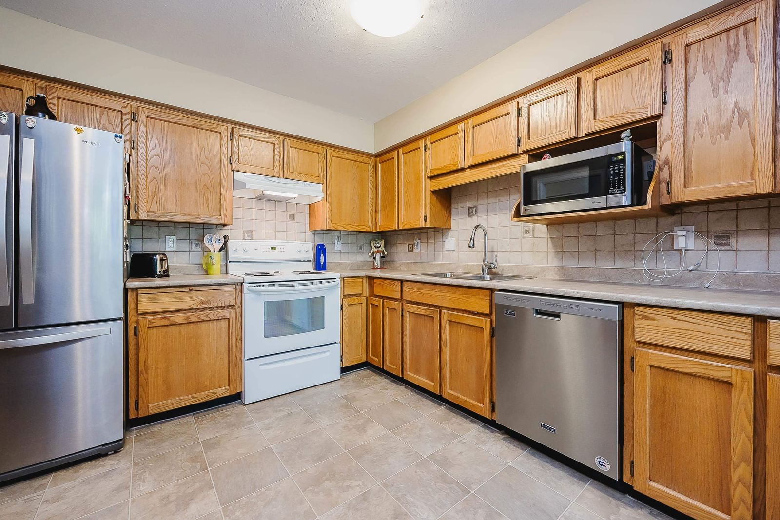 Listing Image 8