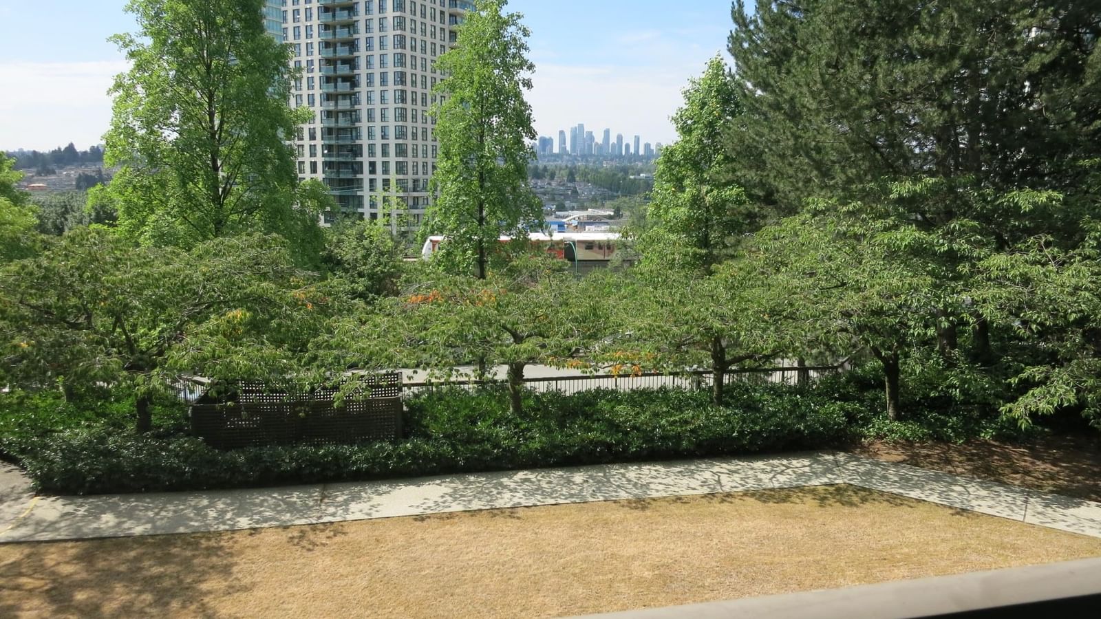 Listing Image 11