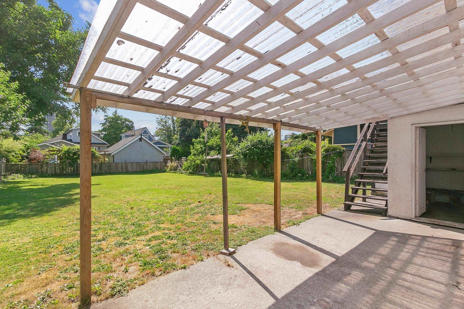 Listing Image 4