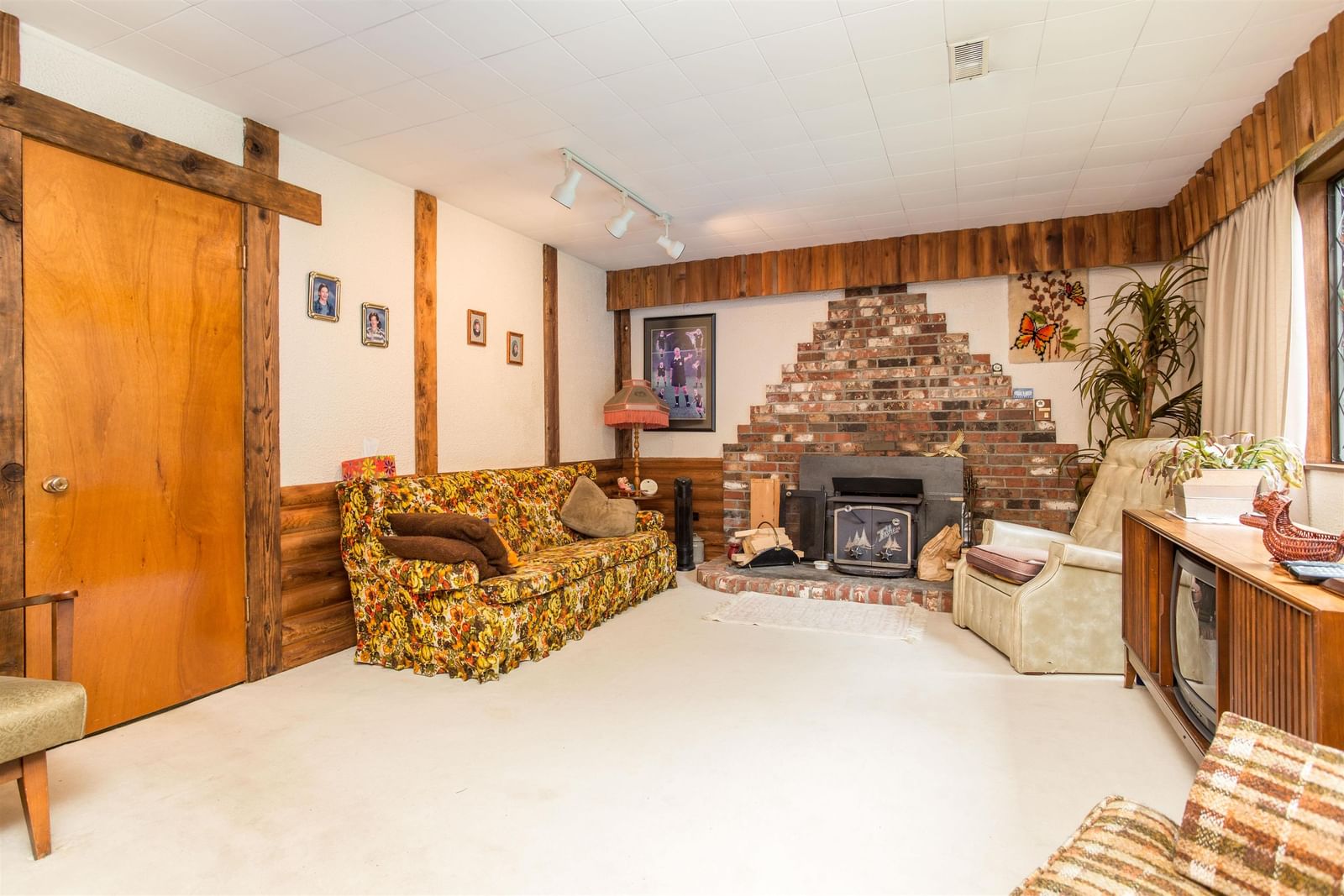 Listing Image 14