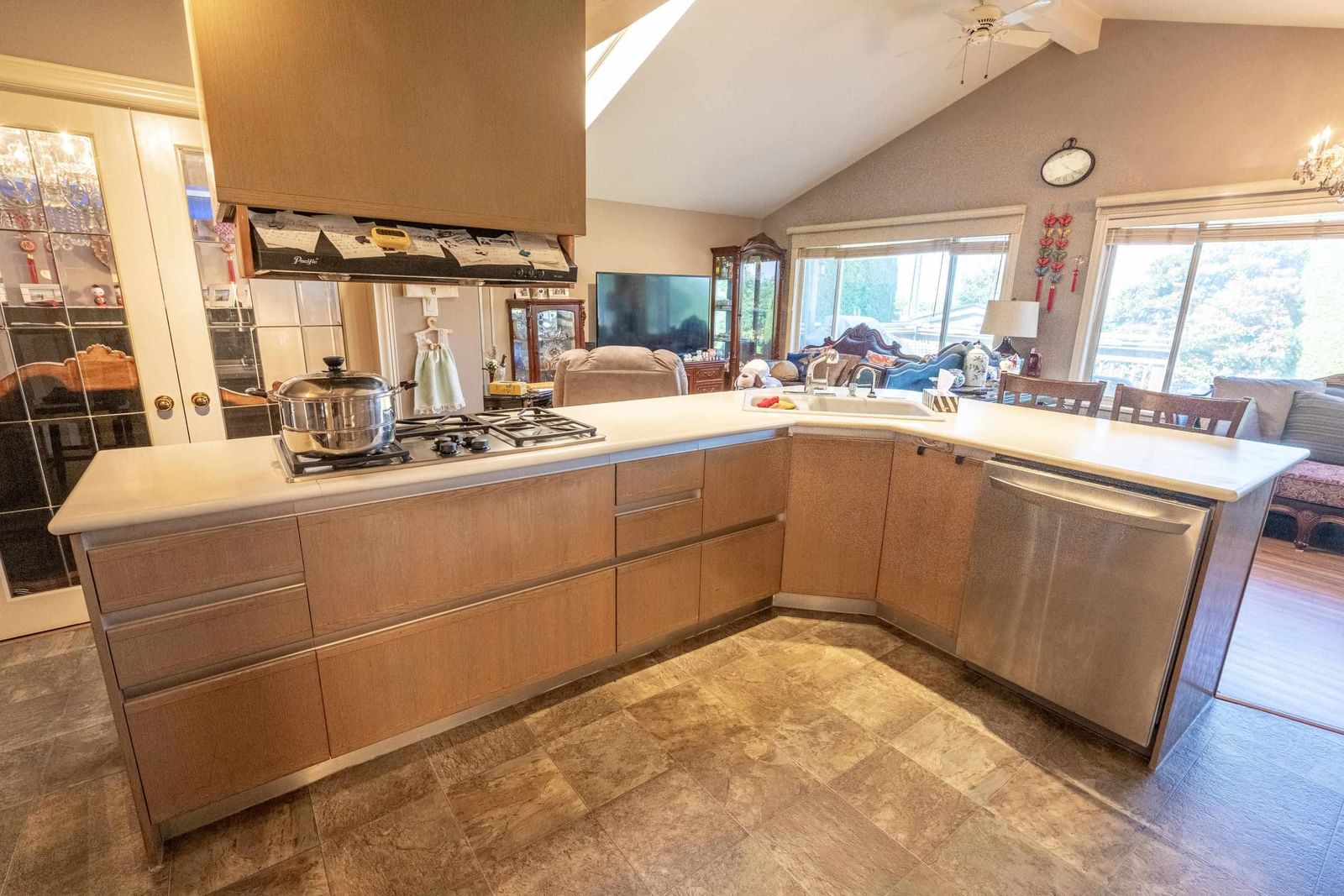 Listing Image 16
