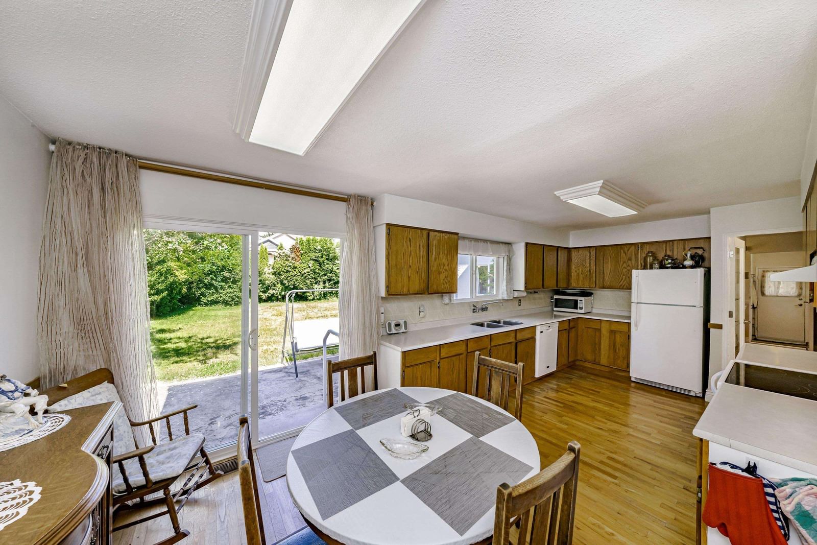 Listing Image 11