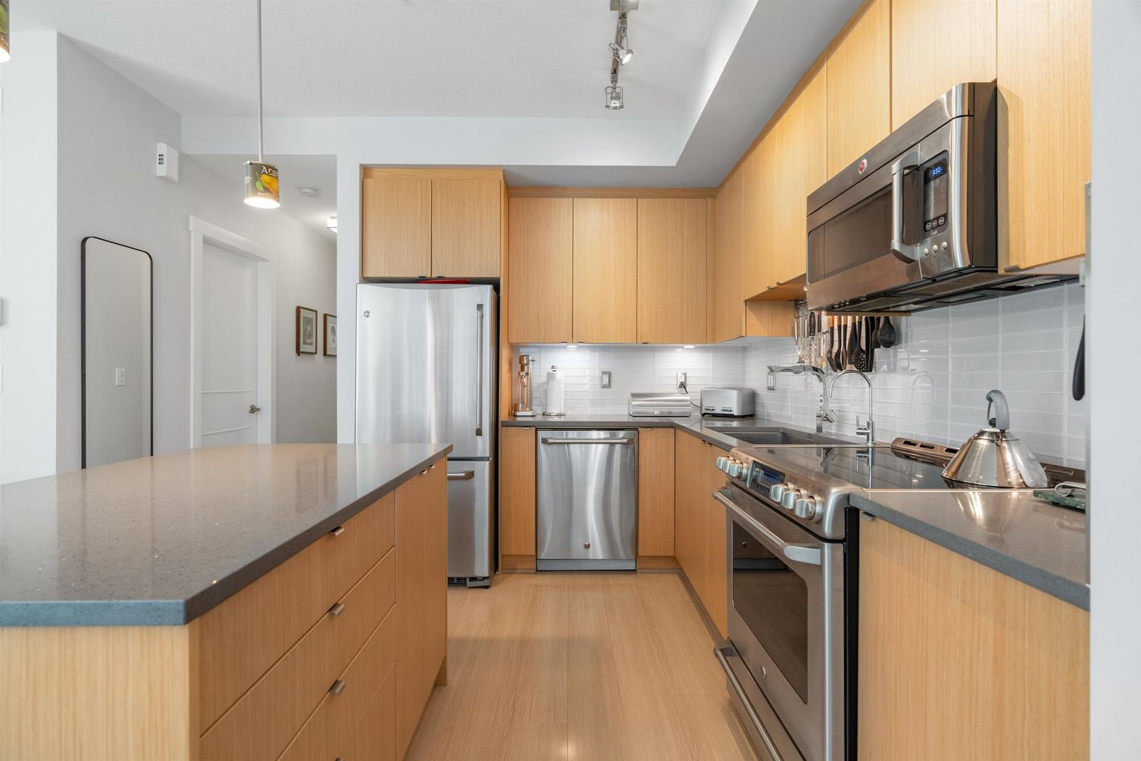 Listing Image 13