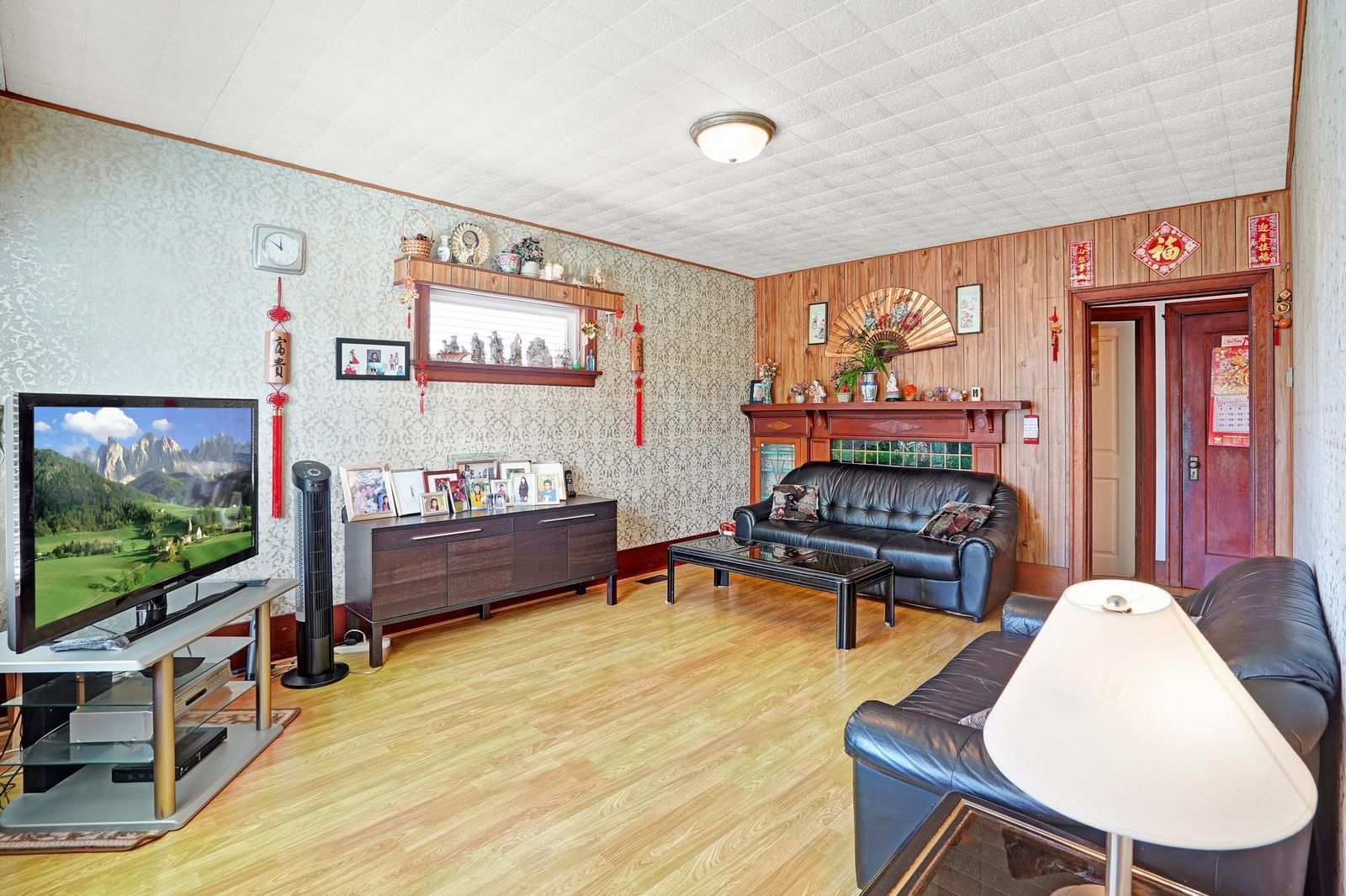 Listing Image 5