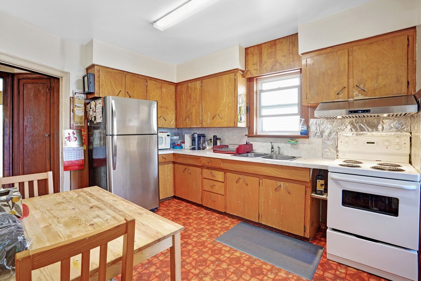 Listing Image 6