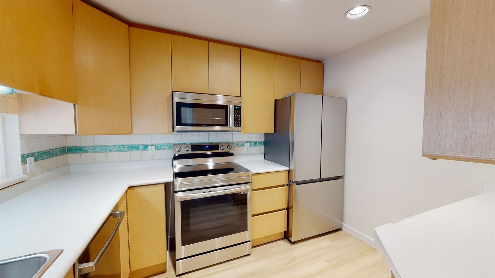 Listing Image 6