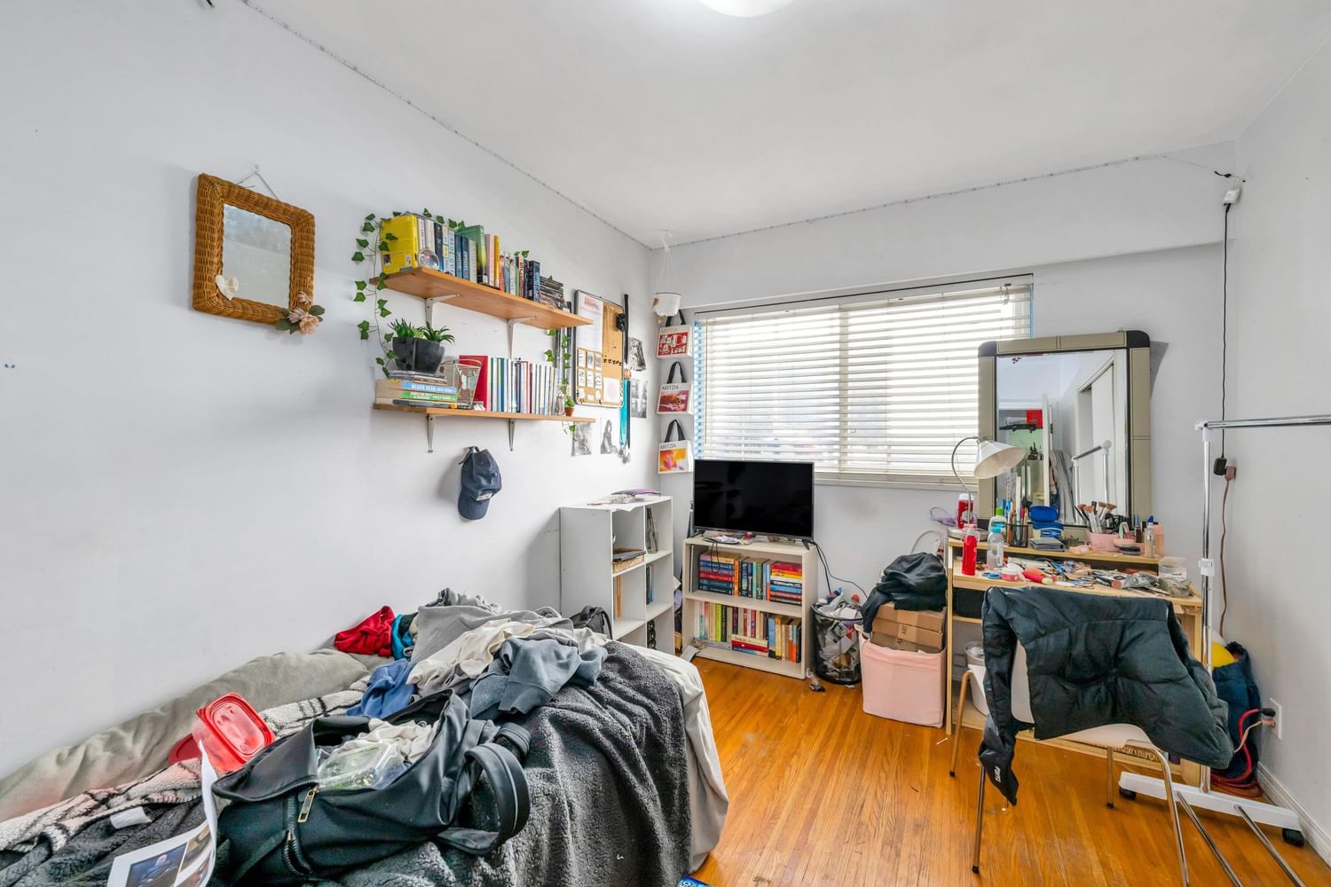 Listing Image 15