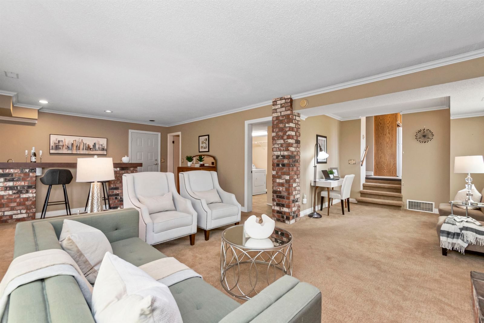 Listing Image 16