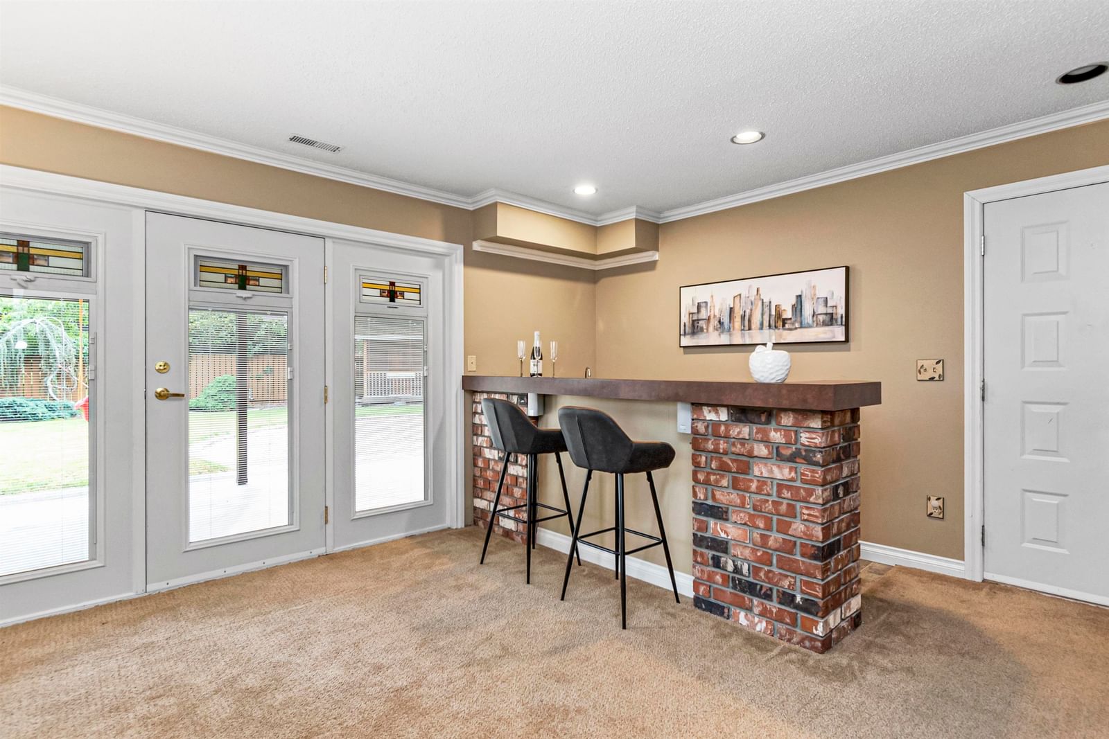 Listing Image 18