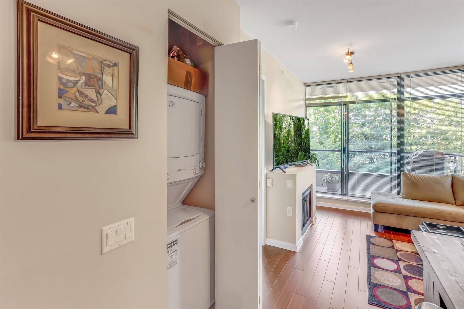 Listing Image 15