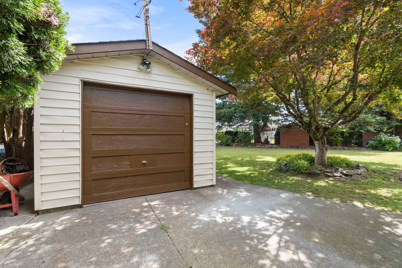 Listing Image 6