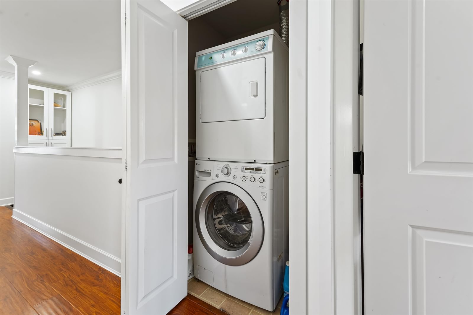 Listing Image 19