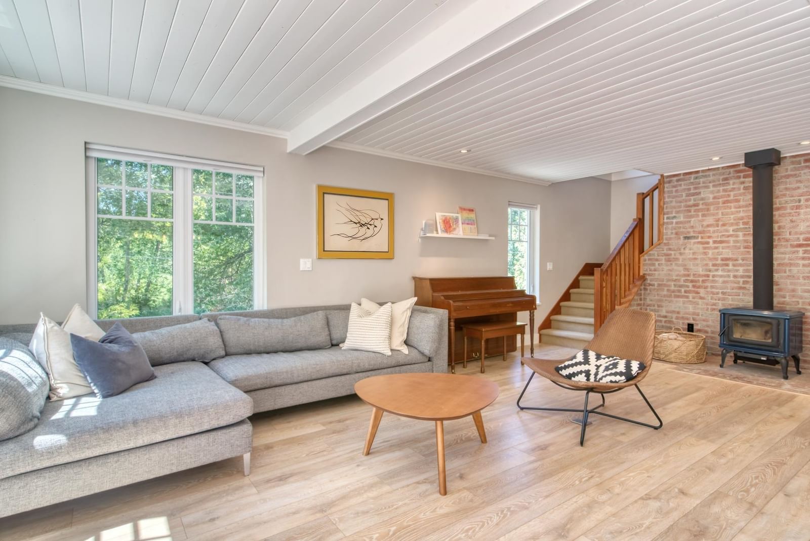Listing Image 8