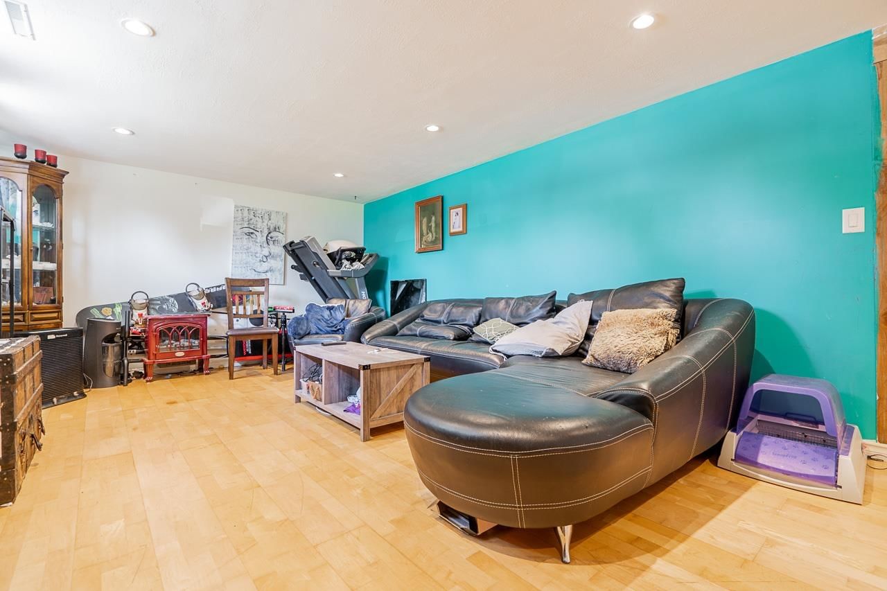 Listing Image 15