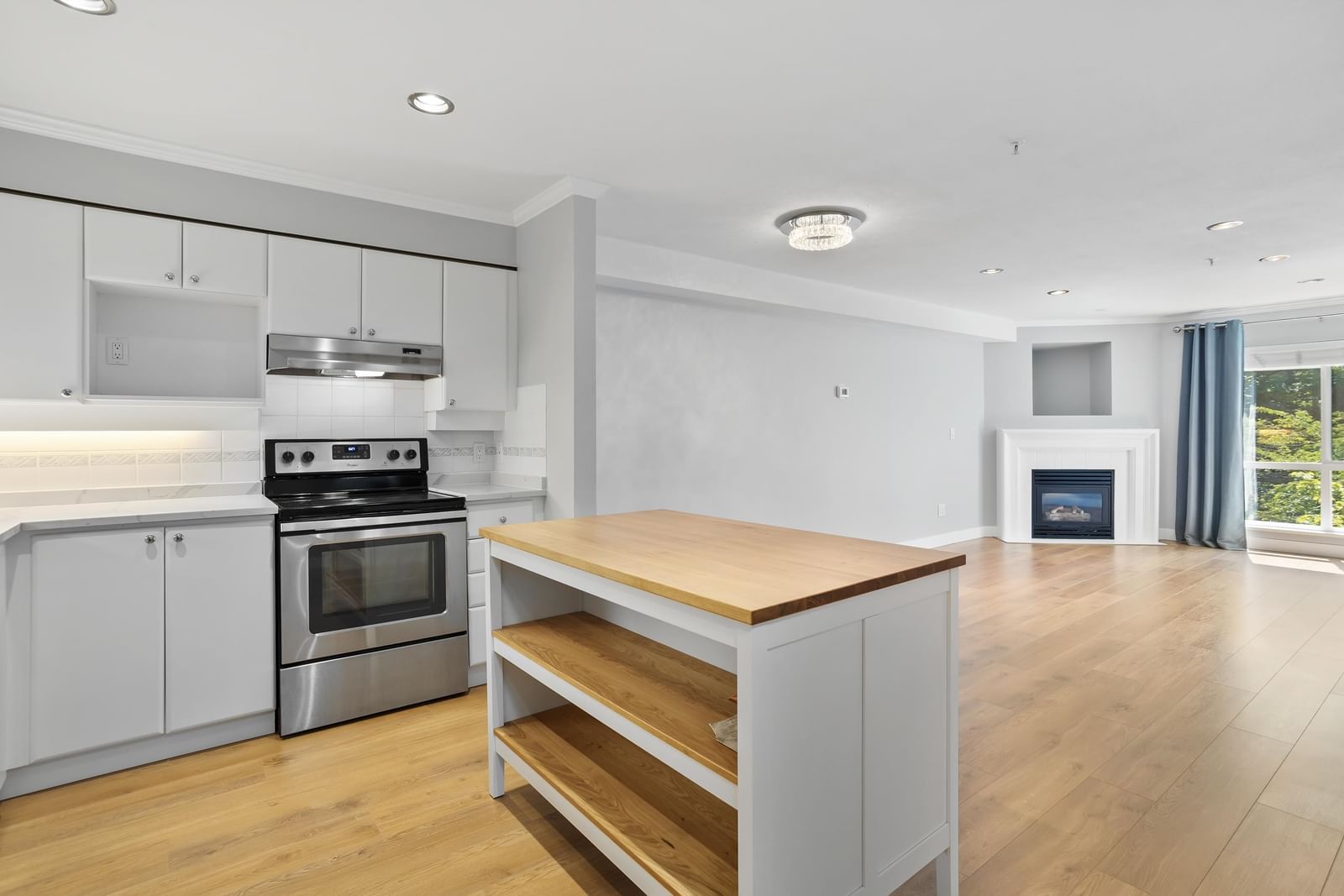 Listing Image 9