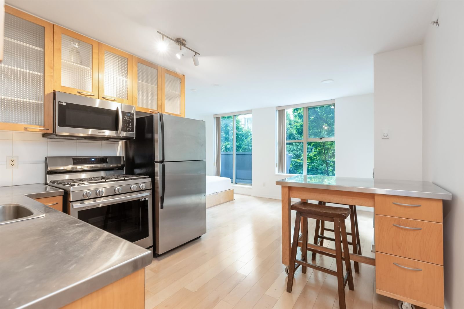 Listing Image 1