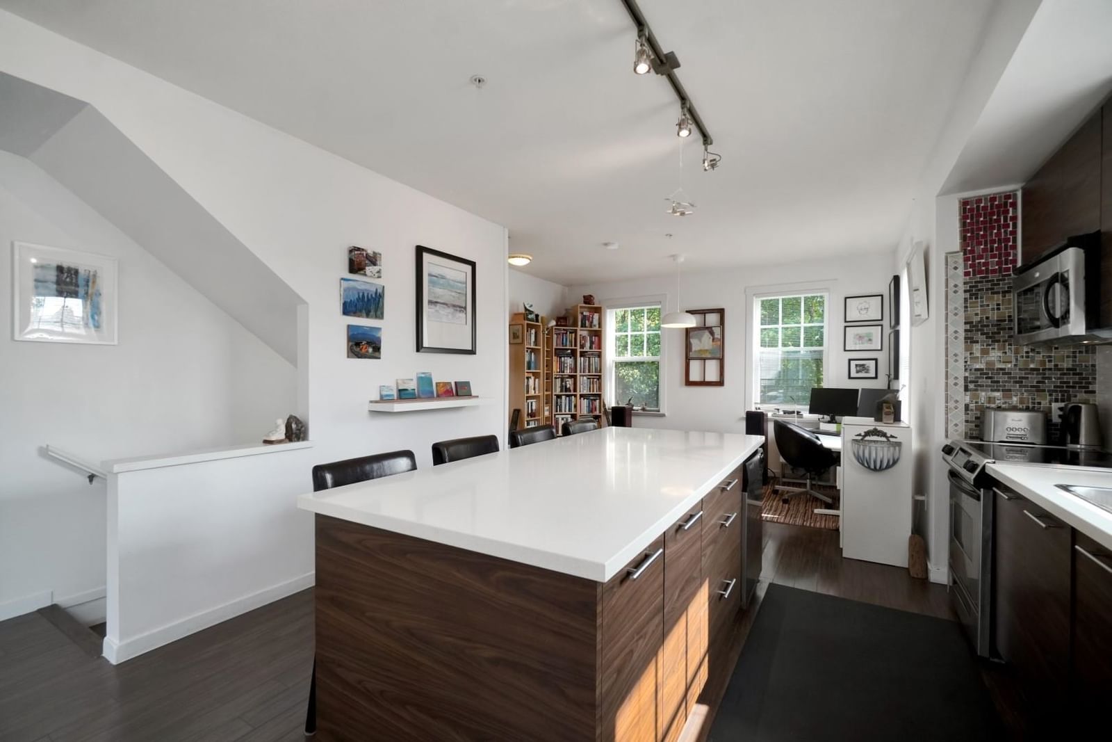 Listing Image 22