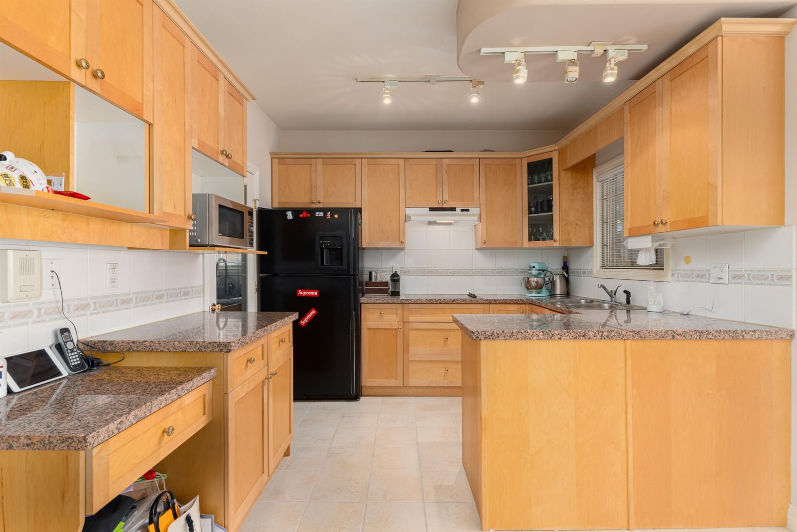 Listing Image 12