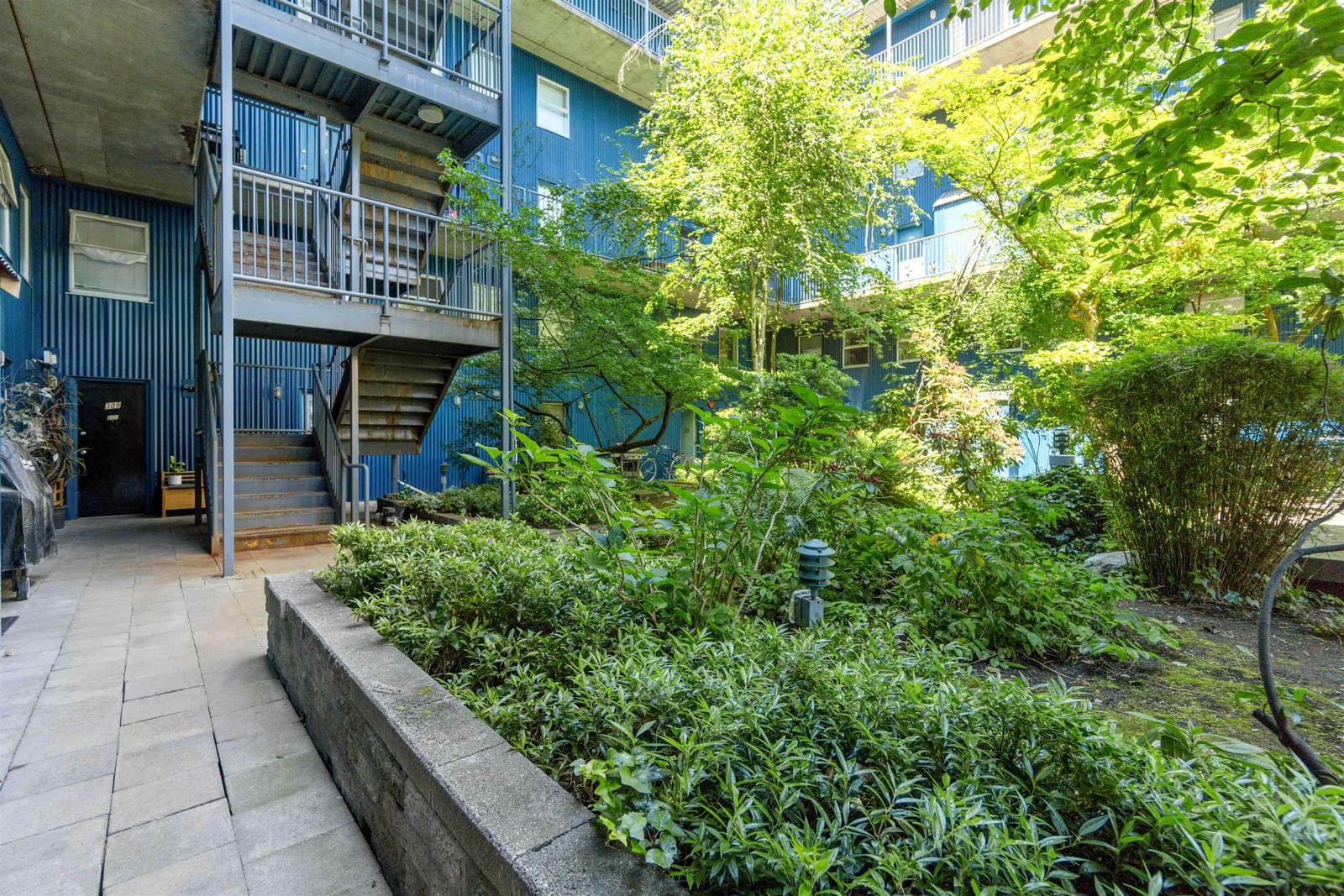 Listing Image 10