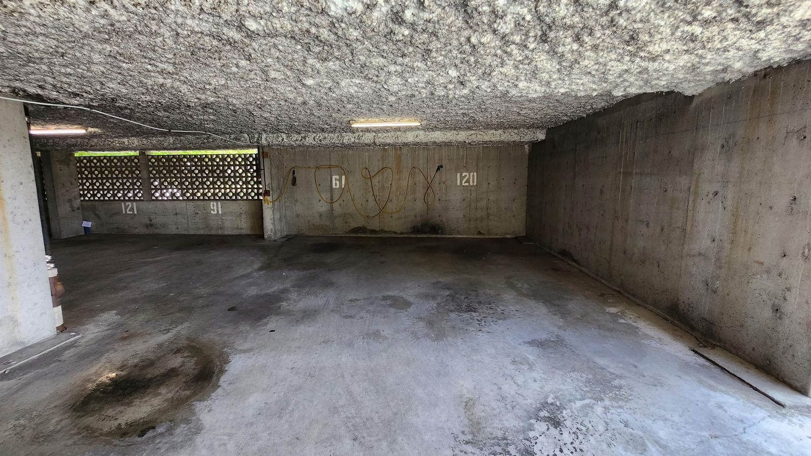 Listing Image 27