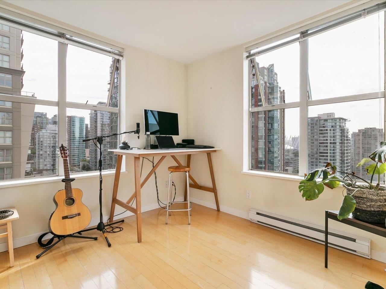 Listing Image 11