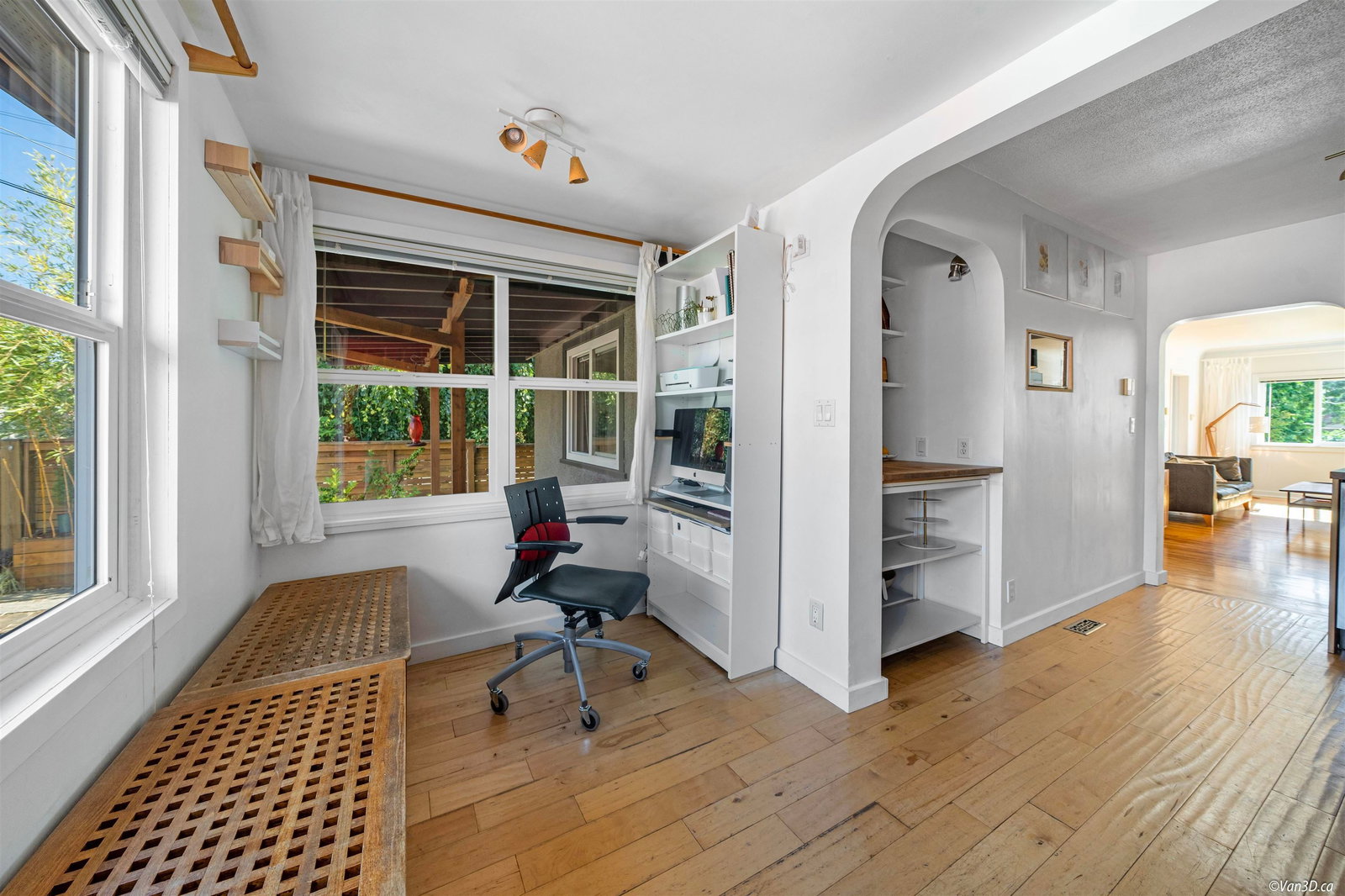 Listing Image 8