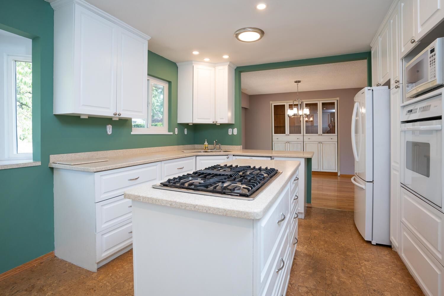 Listing Image 11