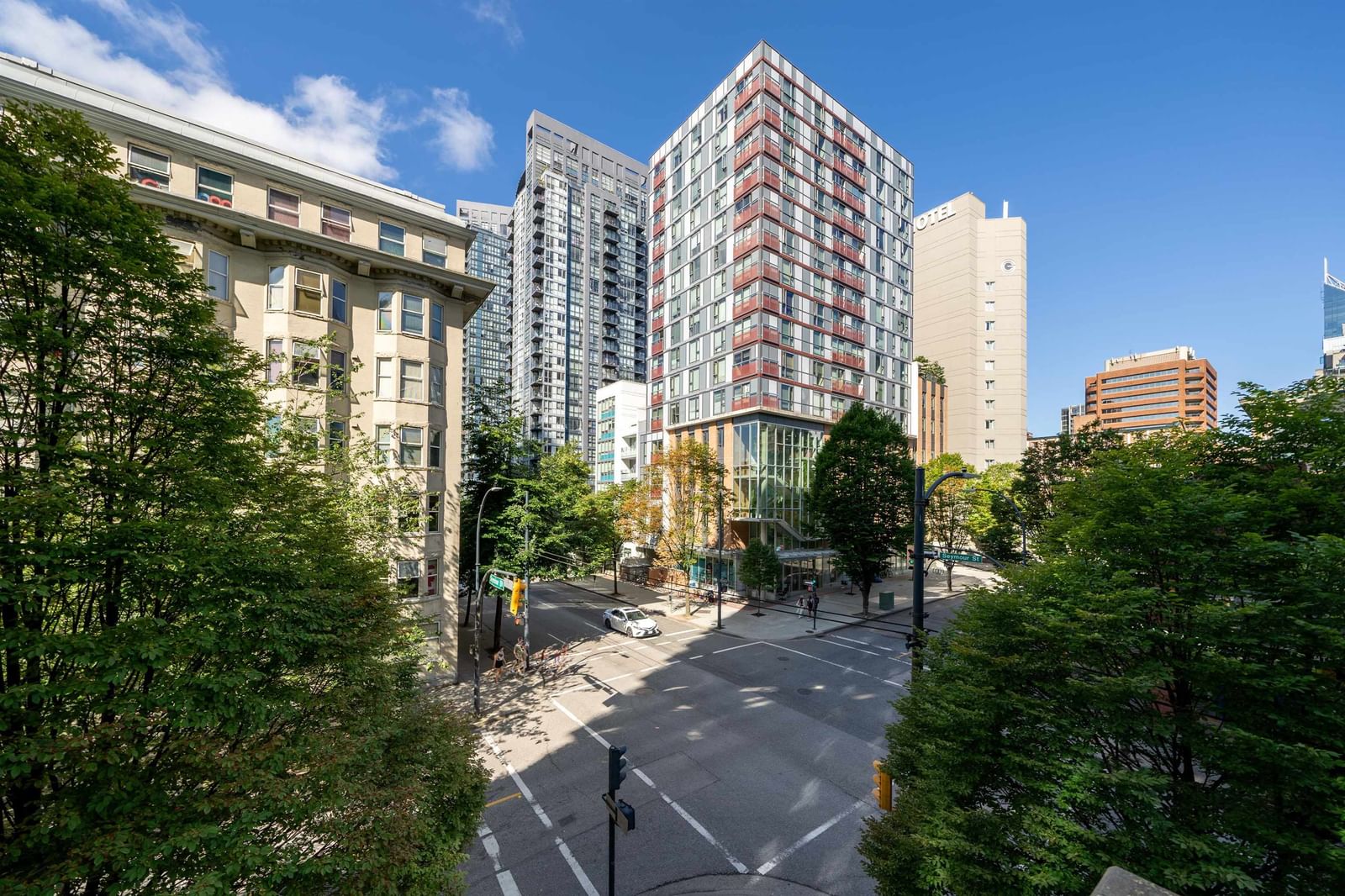 Listing Image 10