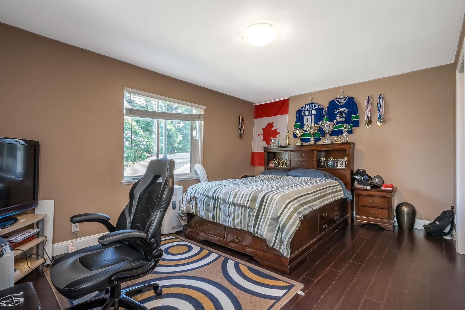 Listing Image 18