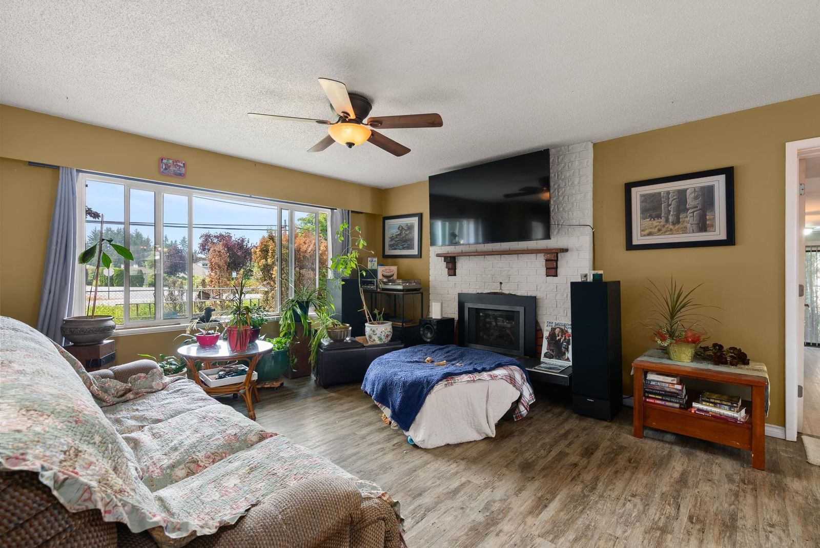 Listing Image 12