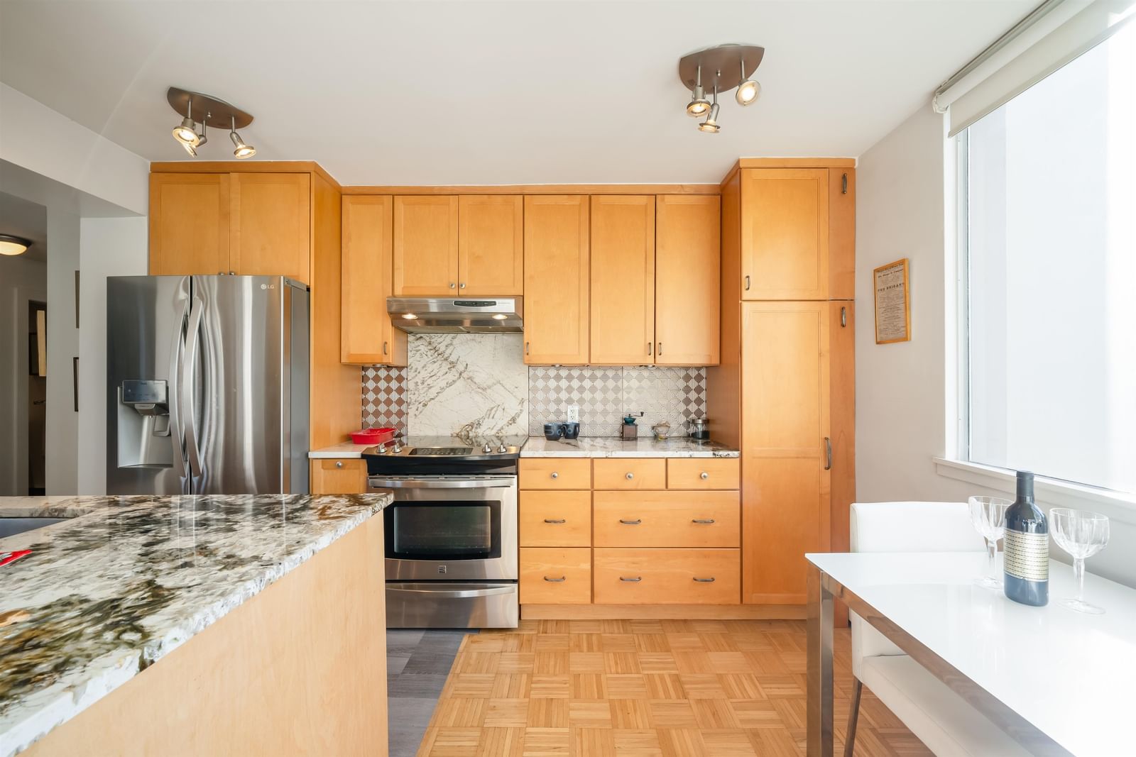Listing Image 9