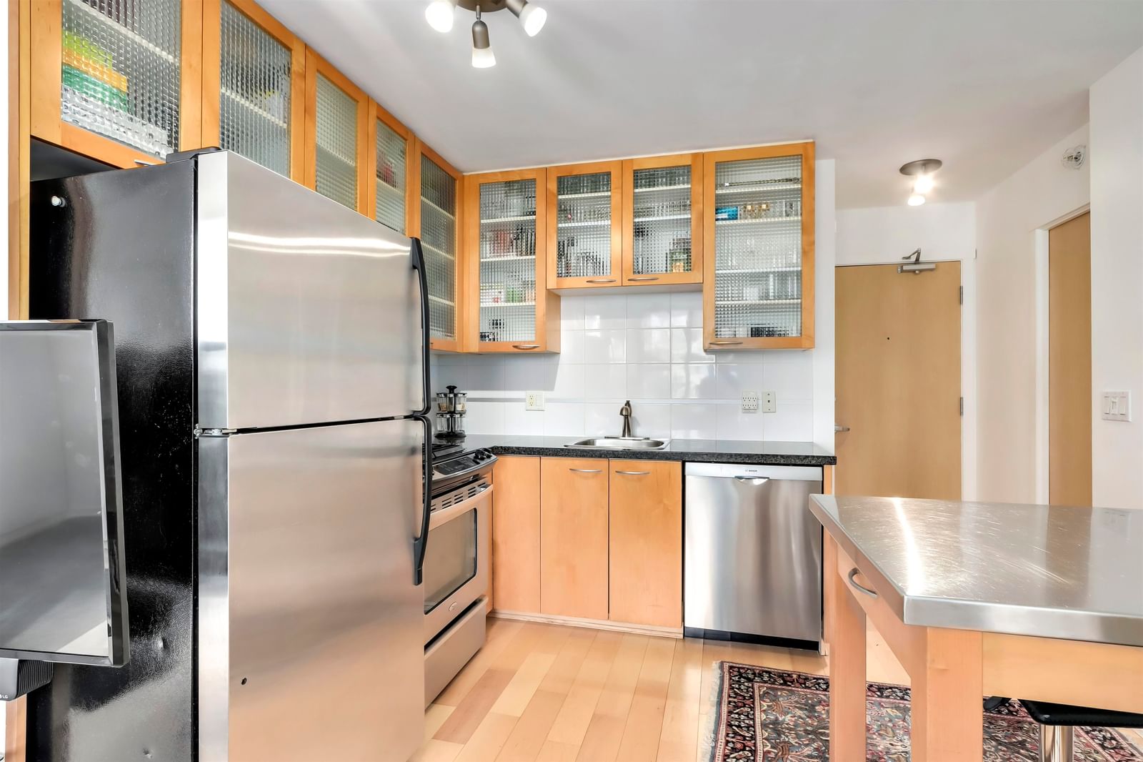 Listing Image 11