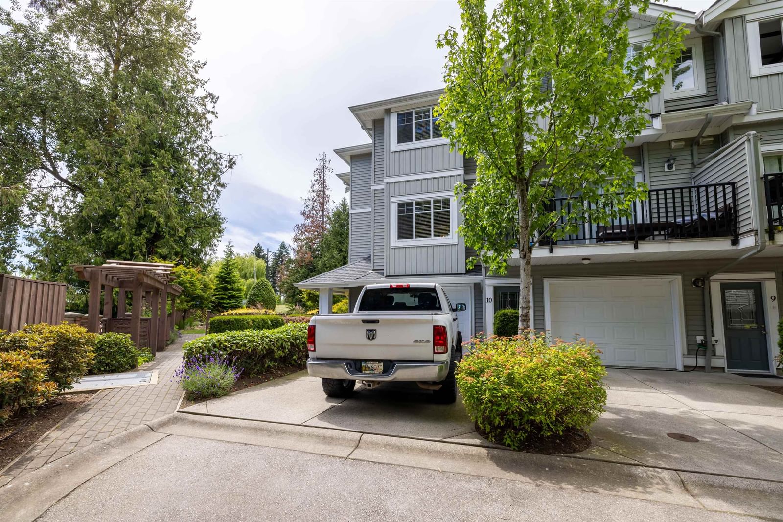 Listing Image 6