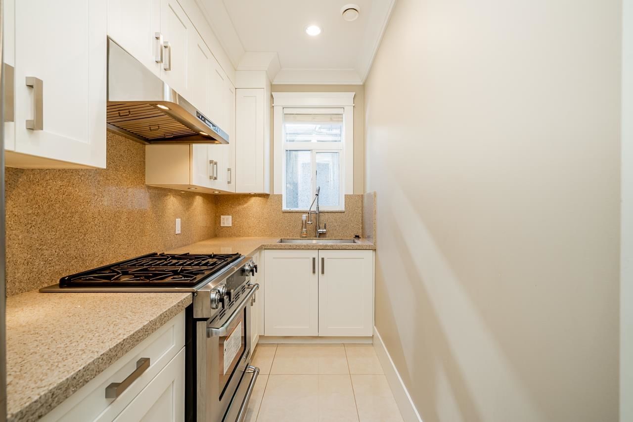 Listing Image 12