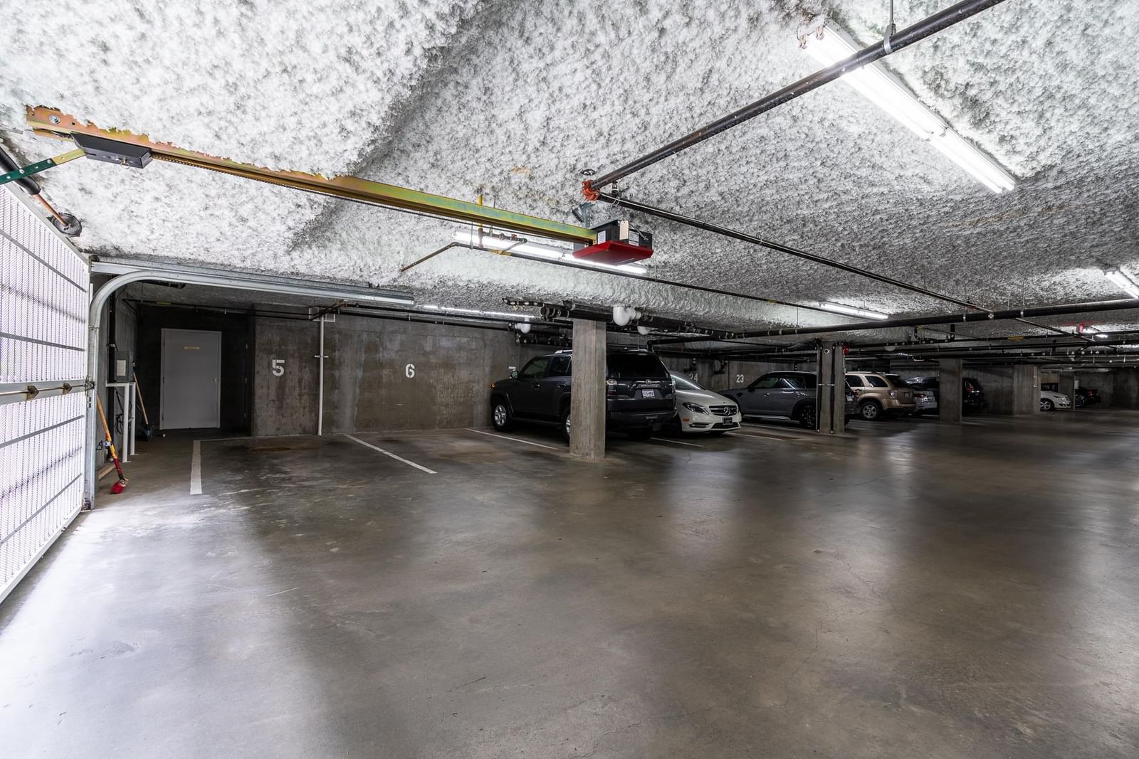 Listing Image 18