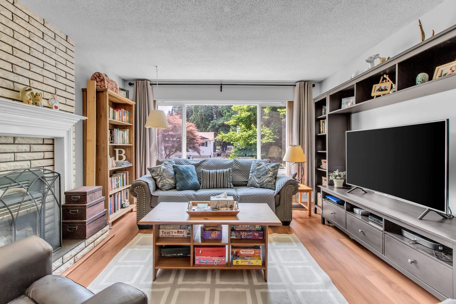 Listing Image 5