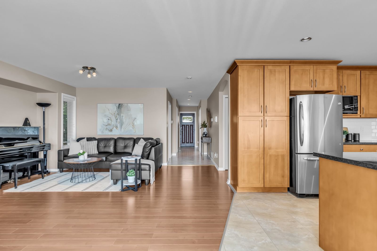 Listing Image 9