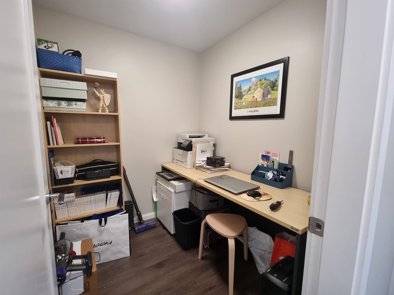 Listing Image 4