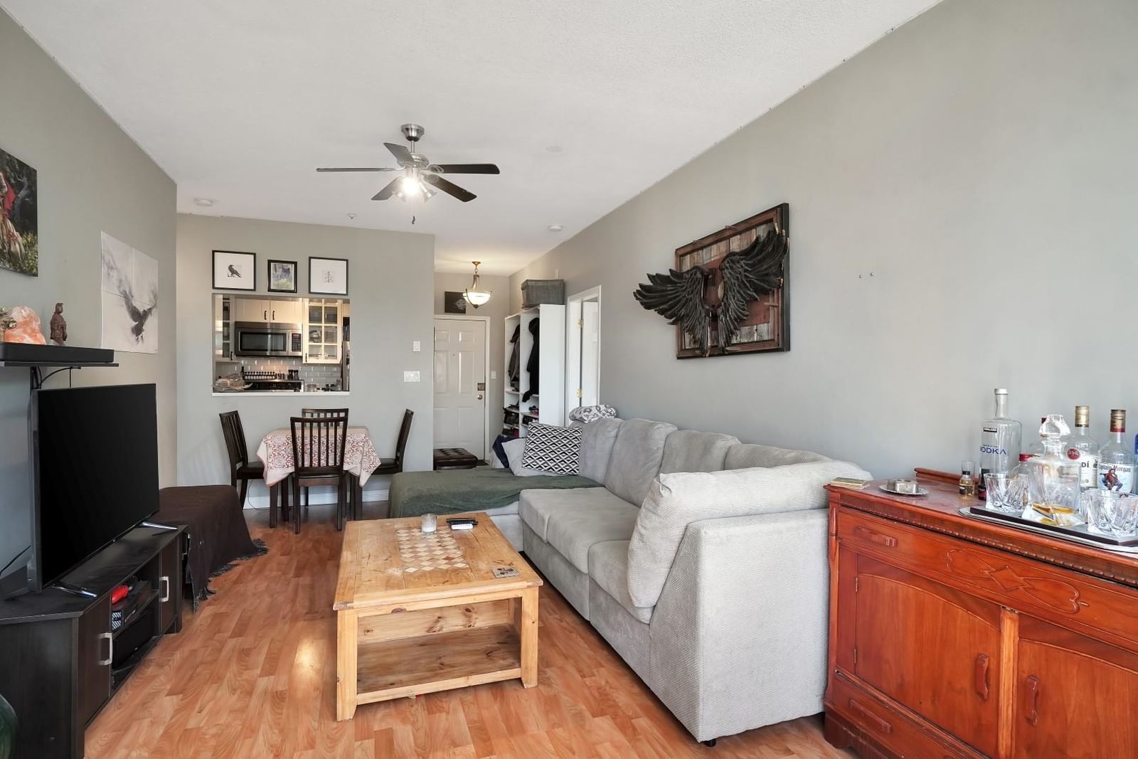 Listing Image 11