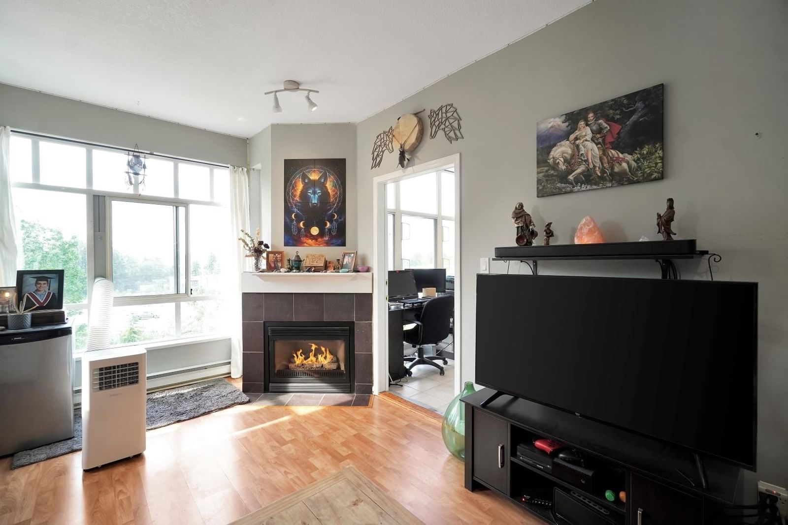 Listing Image 8
