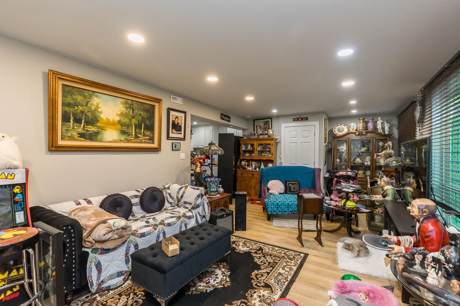 Listing Image 23
