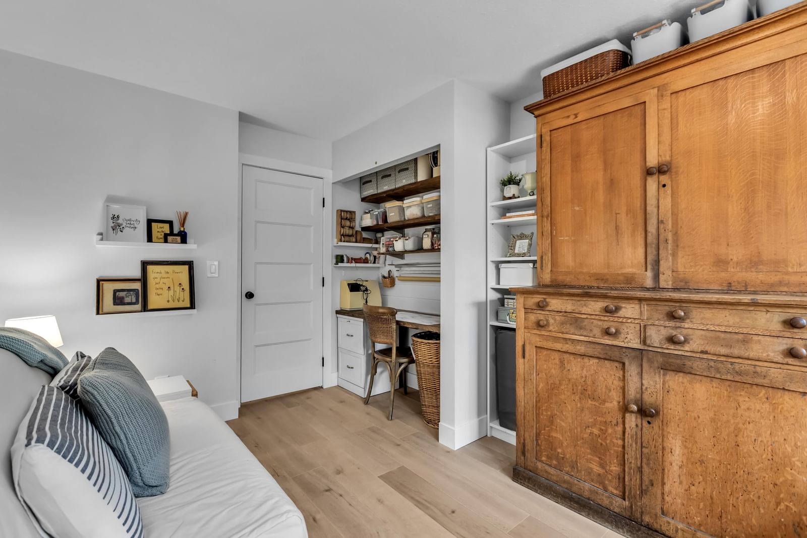 Listing Image 19