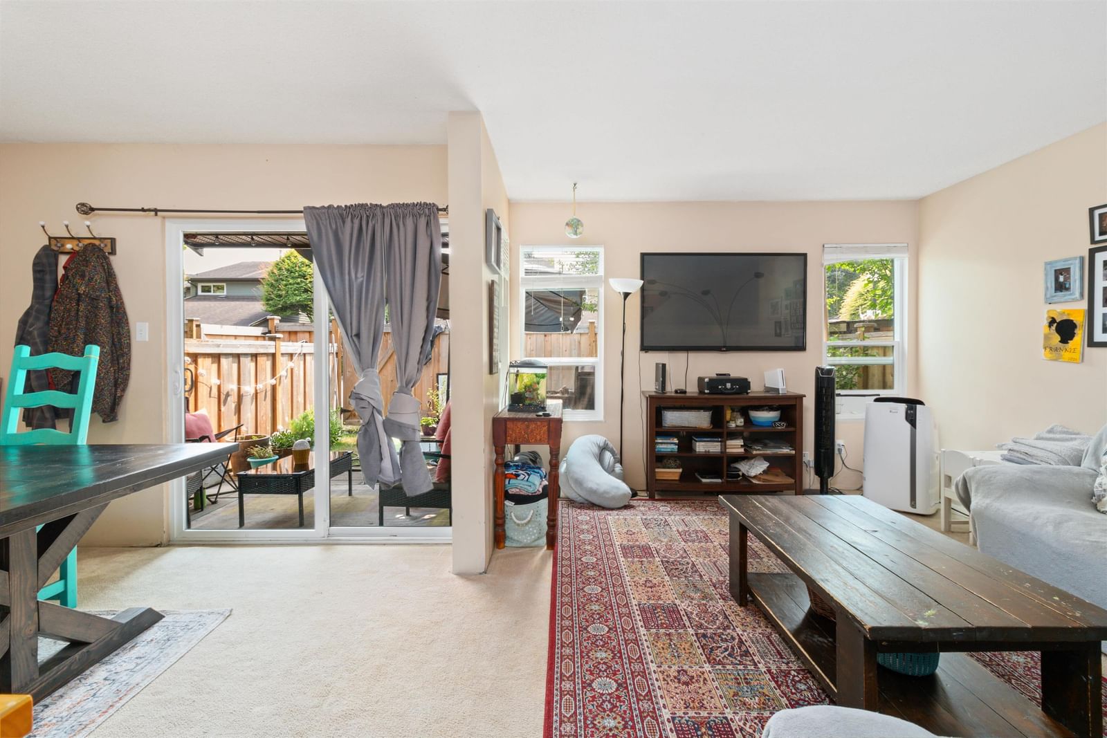 Listing Image 4