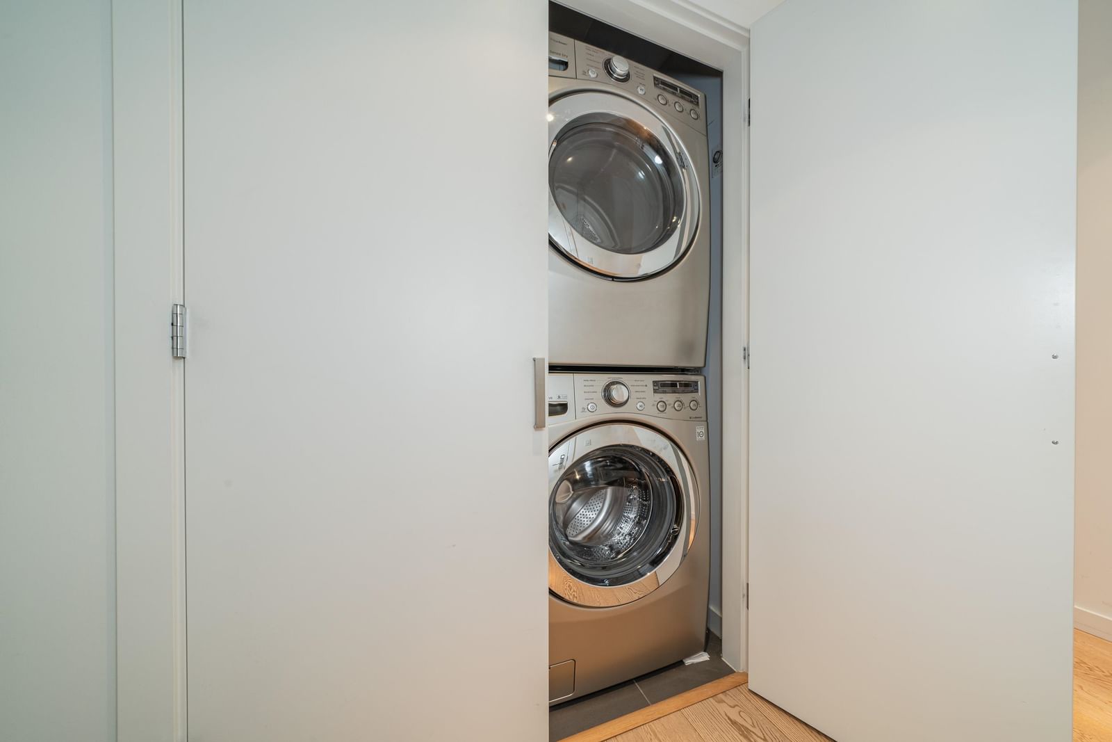 Listing Image 16
