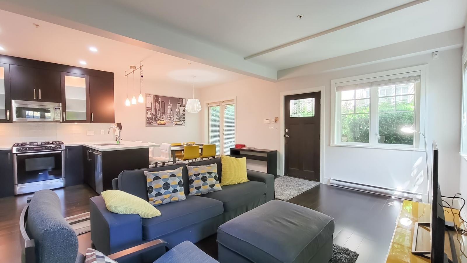 Listing Image 12