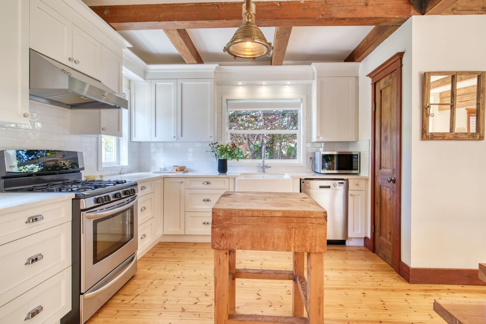 Listing Image 10