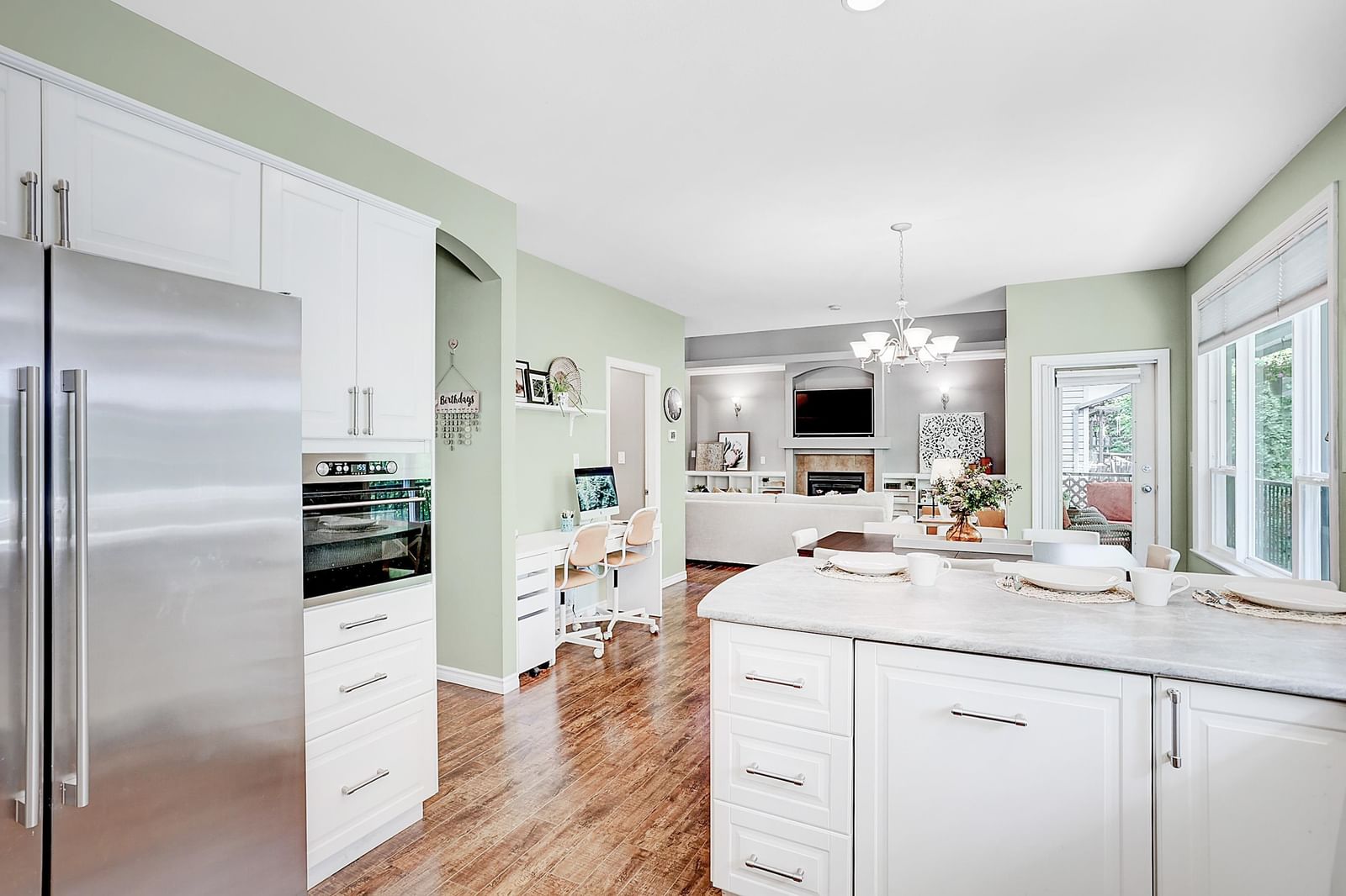 Listing Image 10